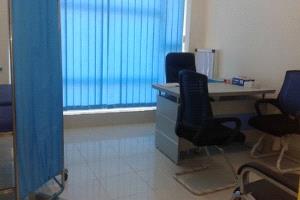 مستشفى في صنعاء يهدد ببيع رهونات مرضى عاجزين عن السداد.. سيارات وذهب وبصائر منازل وبنادق