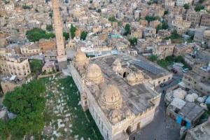 فضيحة مظفر تعز.. تحويل المساعدات الغذائية إلى بطاقة ولاء سياسي و مطالب بتحقيق عاجل وشفاف