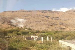 أنفاق وصواريخ وخنادق.. تمويه حوثي خطير يسبق هجوم عسكري مفاجئ من هذه المحافظة