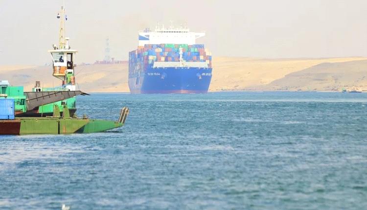 سفينة نفطية تتحدى الحوثيين وتعبر البحر الأحمر رغم استهدافها العام الماضي