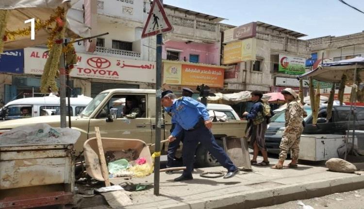 العشوائيات تخنق تعز.. حملات “القط والفأر” تفشل مجددًا وسط غياب البدائل وتورط مسؤولين
