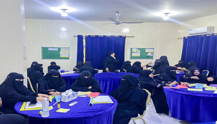 مدير صيرة يفتتح دورة تدريبية في ريادة الأعمال ضمن مشروع سوق النساء الشعبي بعدن