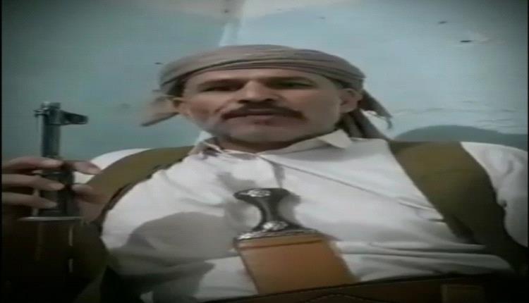 امتدحهم شعراً فنهبوه قهراً.. شاعر حوثي يهدد بالانتحار بعد سلب ممتلكاته في صعدة