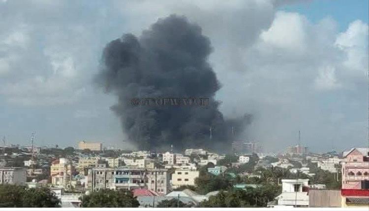 انفجار عنيف يستهدف قاعدة عسكرية في مقديشو