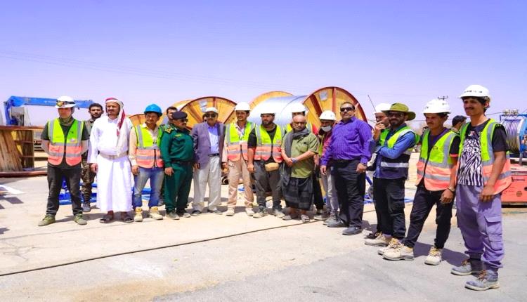 الإمارات تطلق أكبر مشروع طاقة شمسية بشبوة: 85 ألف لوح شمسي لتوليد 53 ميجاوات من قلب الصحراء