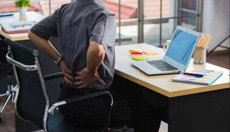 أمراض ناجمة عن العمل على الكمبيوتر.. نصائح مهمة لتجنبها