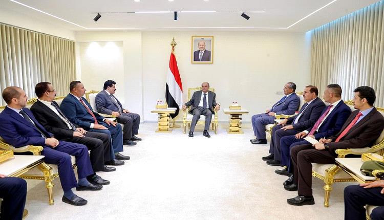 رئيس الحكومة: لا انتصار على الحوثي دون كسر الفساد وكبح الانهيار الاقتصادي في المناطق المحررة