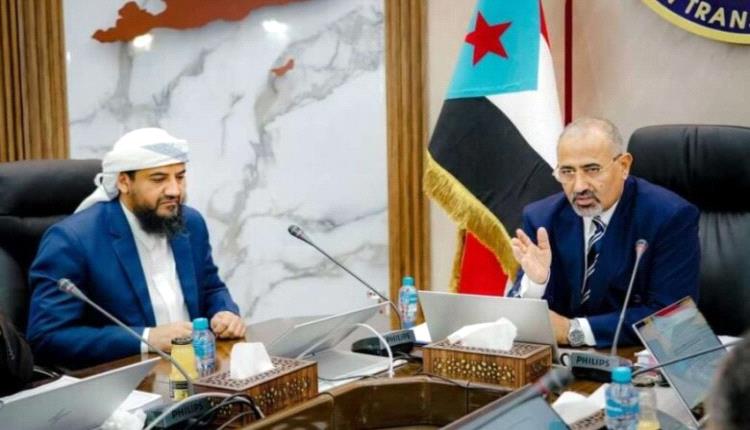 الزُبيدي والمحرمي يعودان إلى العاصمة عدن بعد زيارات عمل خارجية