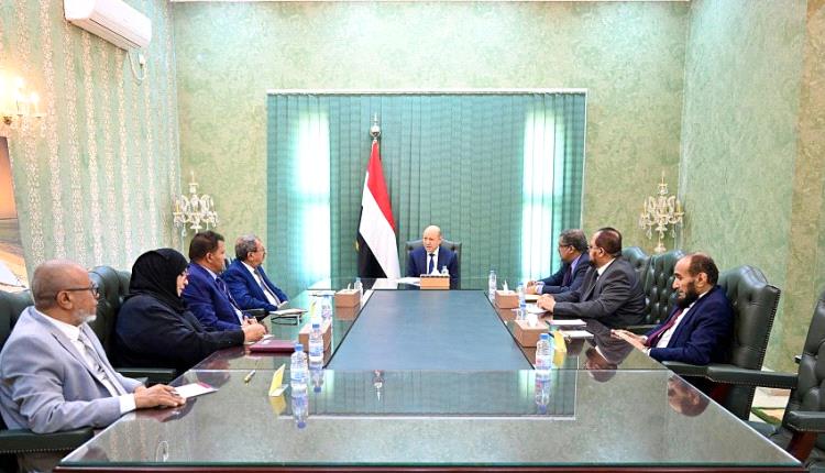 العليمي يؤكد إلتزام المجلس الرئاسي والحكومة باستقلال القضاء وعدم التدخل في شؤونه
