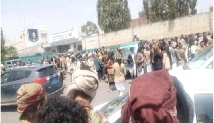صنعاء على رأسهم.. احتجاجات في 3 محافظات ضد الحوثيين
