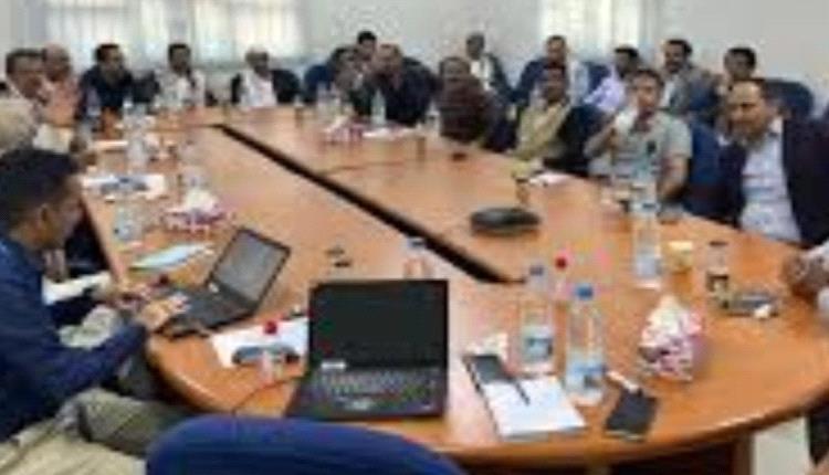 انقلاب إخواني على صندوق المانحين.. غضب مدني بعد سيطرة حزب الإصلاح على مجلس (YHF) باليمن
