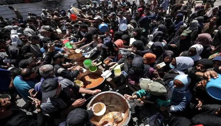 اوامر إخلاء جديدة.. الجيش الإسرائيلي يطوق خان يونس ويلغي المناطق الإنسانية في غزة
