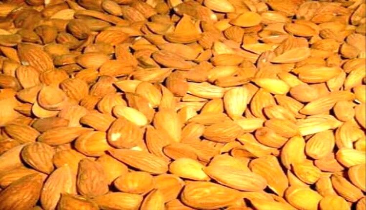 آثار جانبية خفية للإفراط في تناول اللوز قد تهدد صحتك