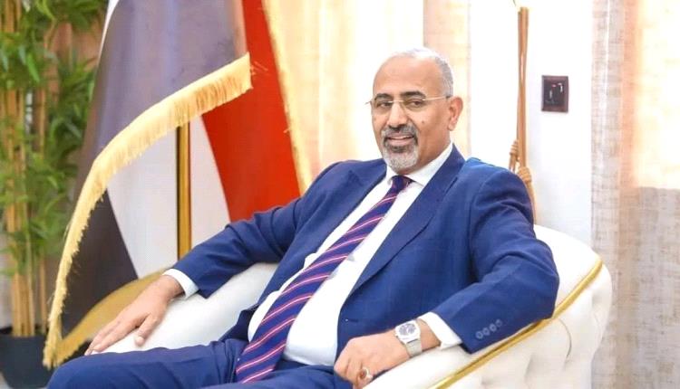 عيدروس الزبيدي يُطيح برئاسة الانتقالي: زلزال سياسي يهز هرم القيادة.. وهذه الأسماء الجديدة