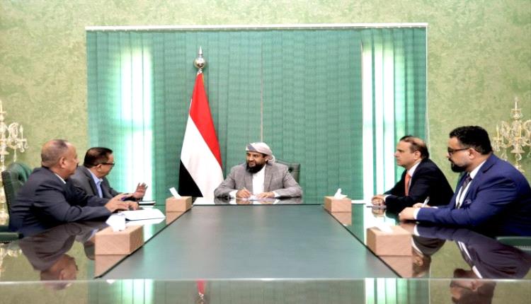 المحرّمي يطرق باب قطاع الطيران ويؤكد على رفع كفاءة خطوط اليمنية