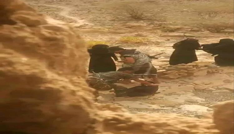 بأوامر "مسيح".. الحوثيون يقتحمون منازل هذه القبيلة ويفتشون النساء بطريقة مهينة