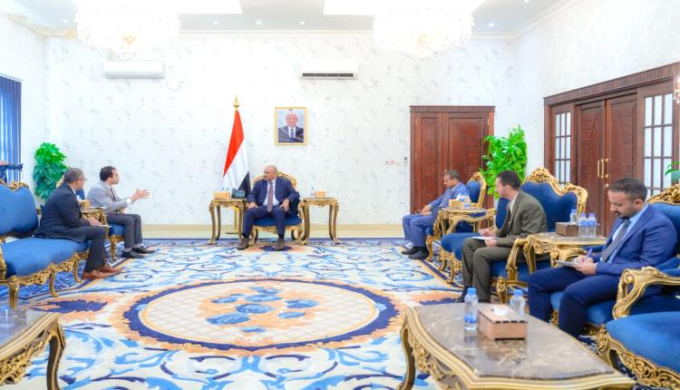 "الزُبيدي" يشيد بالتدخلات الإنسانية للجنة الدولية للصليب الأحمر في بلادنا