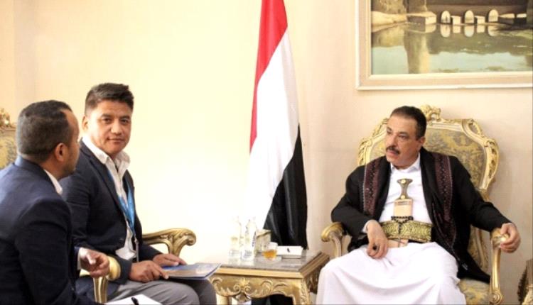 خطة فساد بـ2.4 مليار دولار.. الخراز يفضح تواطؤ برنامج الغذاء العالمي وتحويل الدعم الدولي إلى خزائن الحوثي