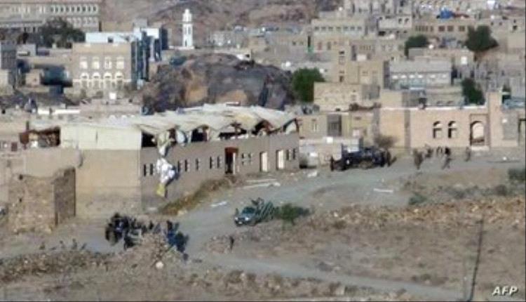 22 طقمًا ومدرعات تقتحم جرادة.. الحوثي يطارد الصباحي ويرتكب جرائم مروعة