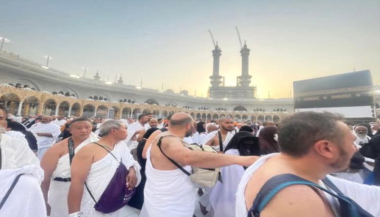 وسط أجواء روحانية.. الحجاج يتوافدون إلى مكة المكرمة لأداء مناسك الحج