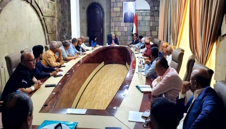 تعز تحت حصار الأوبئة: آلاف الإصابات بالكوليرا والملاريا وحمى الضنك وسط عجز صحي مقلق