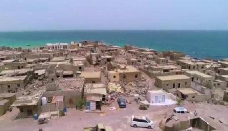الحوثي يحول منازل هذه المنطقة إلى ثكنات عسكرية وحملات طائفية تحاصر المدنيين