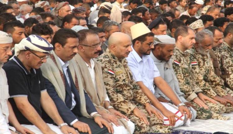 بحضور طارق صالح .. خطيب العيد يتحدث عن ثمار الاستقرار المخا