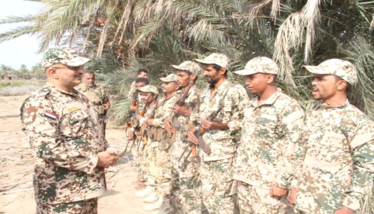 بعيد الأضحى.. طارق صالح يتقدّم الصفوف ويقضي العيد مع قوات الساحل الغربي ويشيد بجاهزيتهم