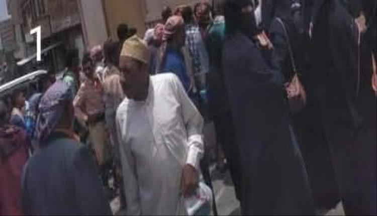 فضيحة مستحقي لحوم الأضاحي في تعز.. أسر فقيرة تُقصى وتجار وسماسرة يسرقون صدقات المحسنين