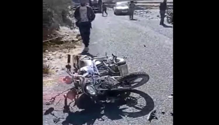 الجثث تحت الإطارات مسحوقة.. وفاة شخصين عقب اصطدام مخيف بين دراجة نارية وشاحنة