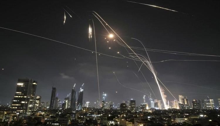 الحوثيون يتفاخرون بقصف حيفا: صواريخ "فلسطين 2" في خدمة الانتقام الإيراني
