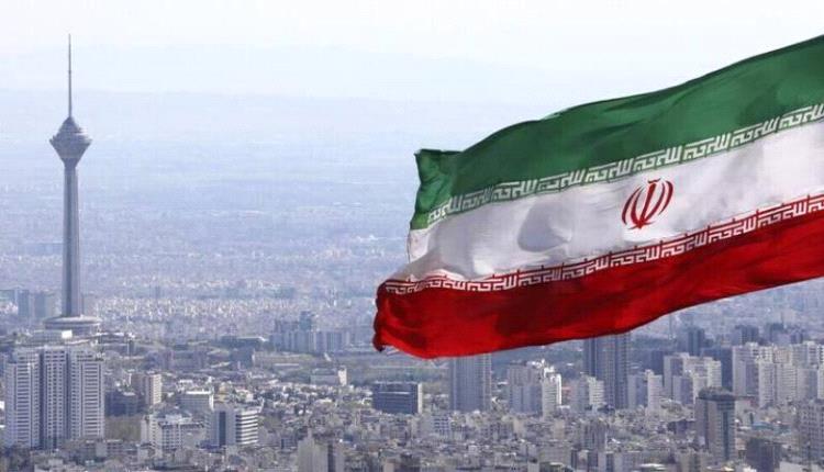 إيران تمنع المسؤولين وحراسهم استخدام الأجهزة المتصلة بالشبكات