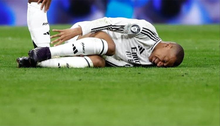 ريال مدريد يعلن نقل نجمه كيليان مبابي إلى المستشفى