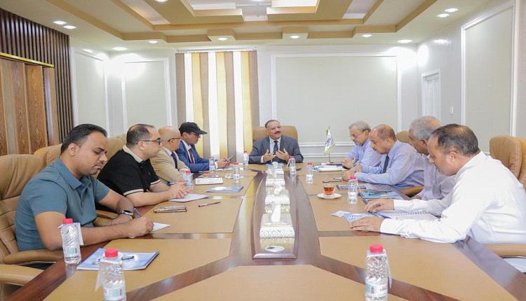 الحكومة تناقش ترتيبات تسريع تشغيل رحلات شركات الطيران الخاصة الاستثمارية
