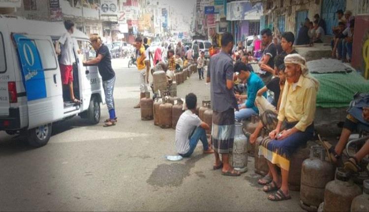 محافظ لحج يوقف مندوب الغاز ويشكل لجنة تحقيق حول خروقات في المخصص