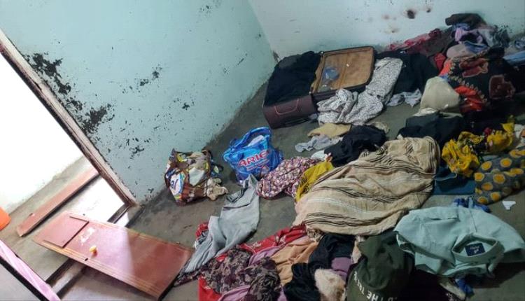 حوثيون يقتحمون منزل معارض في تعز ويختطفون أبناءه وسط رعب واعتداءات على النساء والأطفال