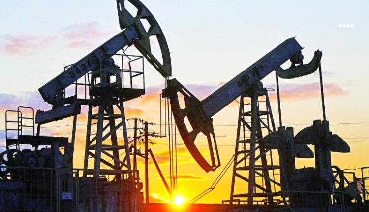 النفط يتراجع بعد إعلان ترامب وقف إطلاق النار