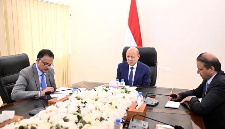 الرئاسي يقر بالمأزق المالي ويحمّل الحوثيين مسؤولية توقف الصادرات النفطية ويكشف خطورة هذا الأمر