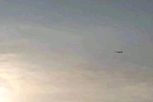 سكان صنعاء تحت الرعب.. تحليق طائرات حربية في السماء بصورة مكثفة