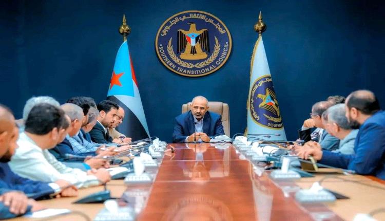 الزُبيدي يؤكد على التواصل المباشر مع المواطنين لضمان تحقيق احتياجاتهم