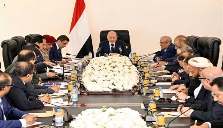 اجتماع عاصف في معاشيق.. وزراء يطالبون بإقالة رئيس الحكومة والعليمي يكشف عن قرار مرتقب