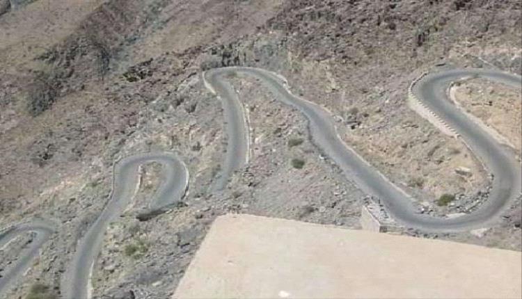 جهود قبلية تُعيد فتح طريق عقبة الحلحل في أبين بعد إغلاق دام 4 سنوات