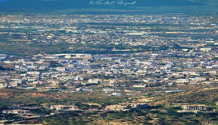 الحوثي يقصف حي سكني في تعز بالهاون