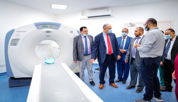 دعم إماراتي كبير لجامعة سقطرى ومستشفى الشيخ خليفة.. الزُبيدي يشيد بالإنجازات التعليمية والصحية