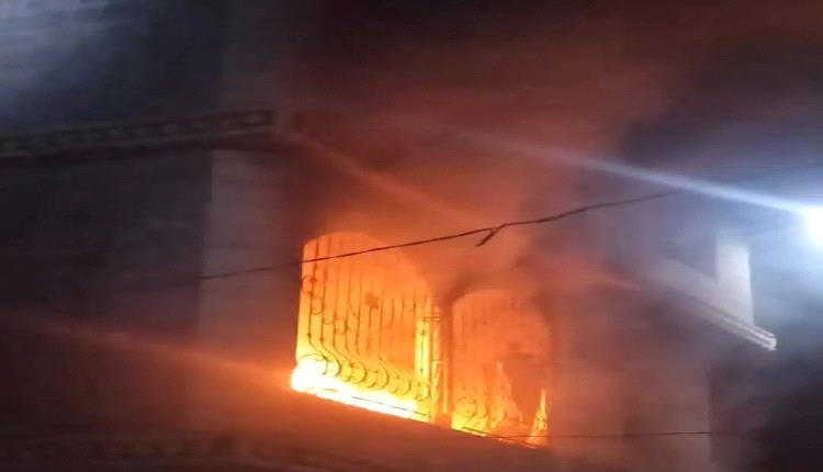 الضالع.. حريق منزل قيادي عسكري في قعطبة يكشف مخزن أسلحة والضحية طفلتين