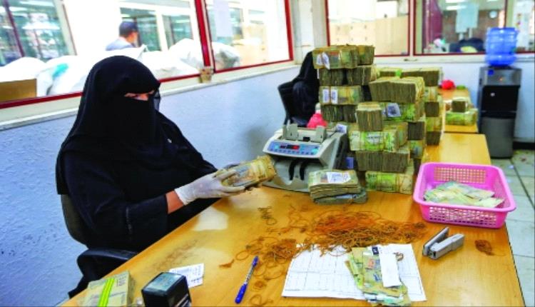 خبير: 66% تدهور بسعر الصرف خلال إدارة بن مبارك.. ومرحلة كارثية خلّفت إرثًا اقتصاديًا مثقلًا لبن بريك