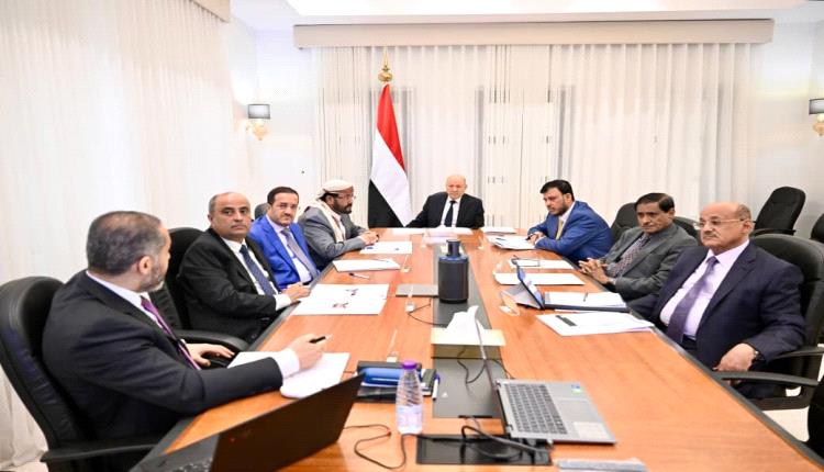في اجتماعين عاصفين.. بن بريك يعرض اولويات حكومته وتقارير تكشف جاهزية الموانىء المحررة