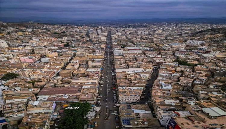 دقّ المسمار الأخير في نعشه.. الحاج يهاجم محافظ تعز ويتهمه بـ"تدوير الفساد" بدل مكافحته