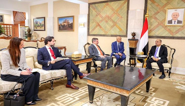 بن بريك يقرع أبواب الدعم الدولي: شراكة استراتيجية مع واشنطن لتجفيف منابع الحوثيين وإنقاذ الاقتصاد