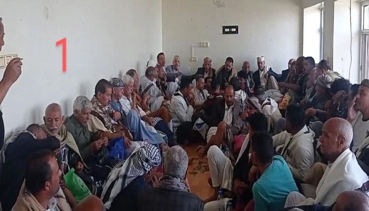 مدير يتشبث بالكرسي ويتحدى قرار الإقالة: تعز تشتعل غضبًا من عناد جامل وفضائح المحسوبية
